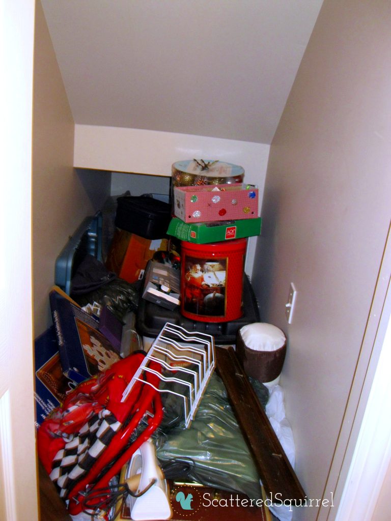 under-the-stairs-storage-before