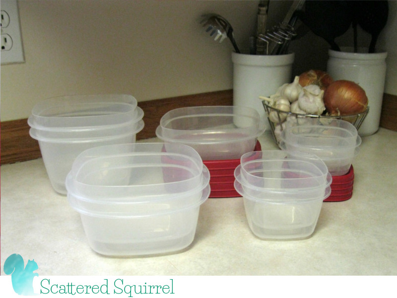 Two lid sizes for multiple container sizes